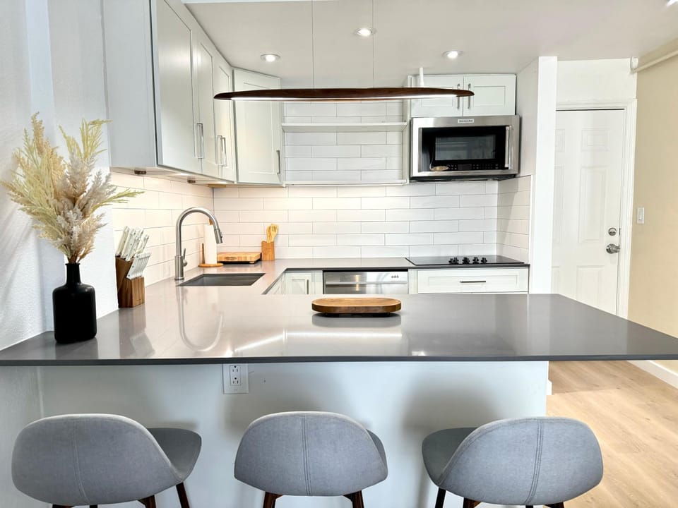 High-End remodeled apartment, On the Beach Apartment in Miami Beach
