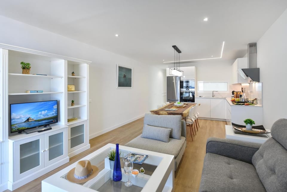 TV and multimedia, Kitchen or kitchenette, Living room