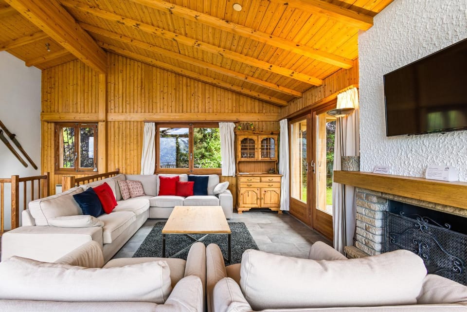 Communal lounge/ TV room, Living room