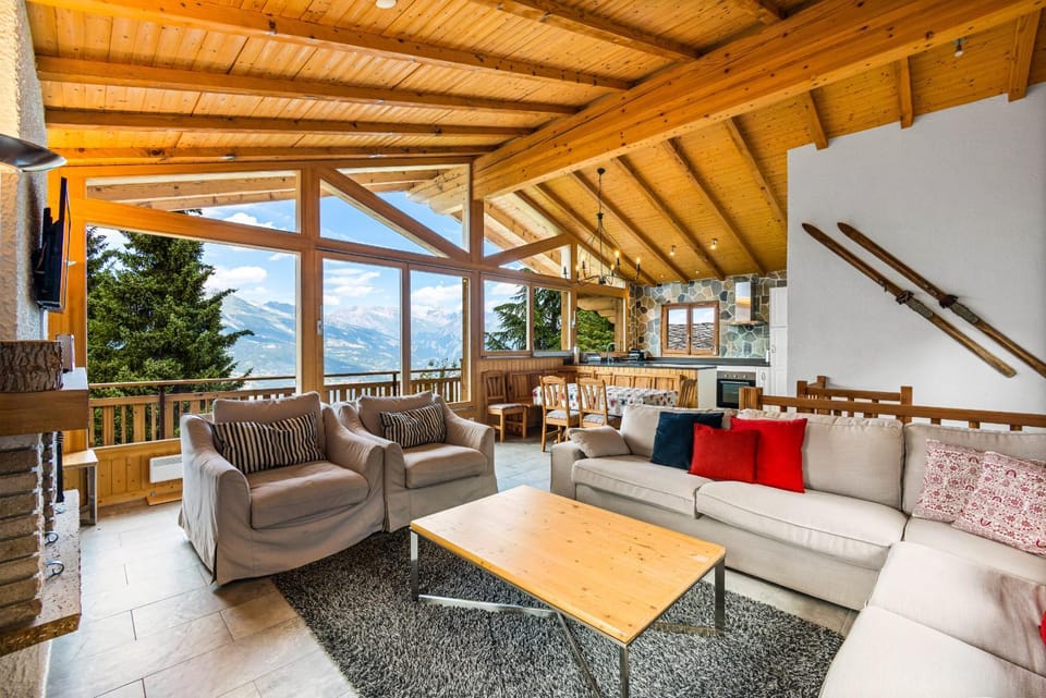 Communal lounge/ TV room, Living room