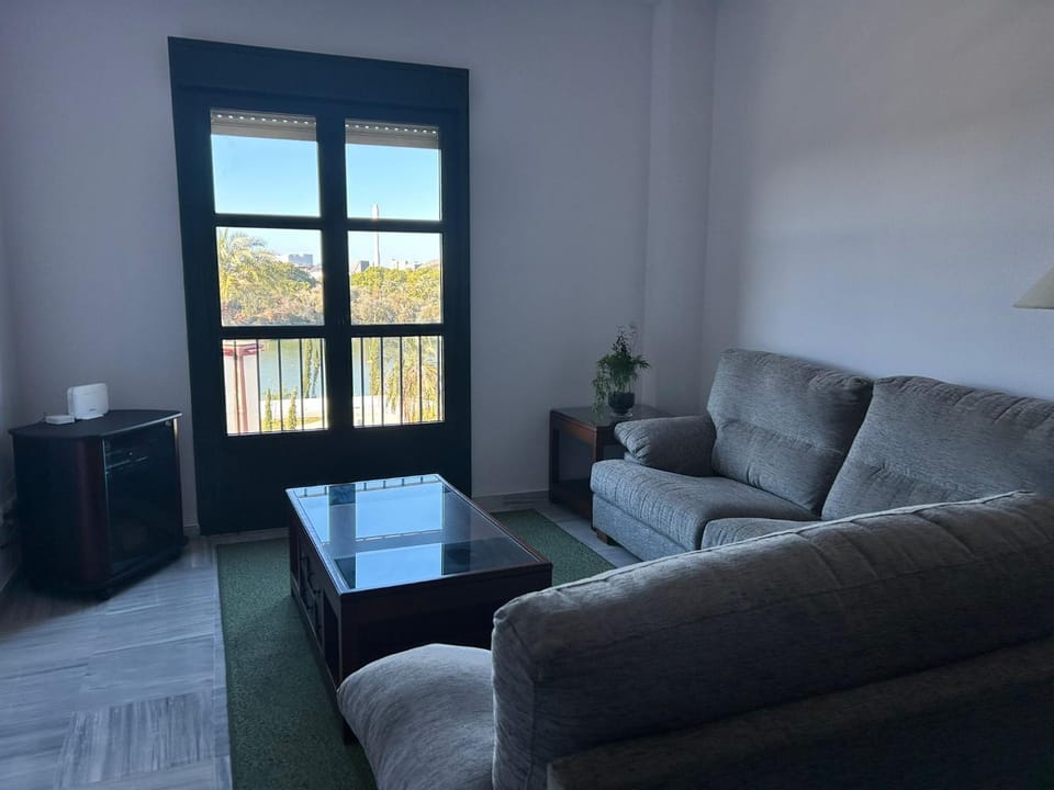 Living room, Seating area, City view, City view, River view, River view, Street view, Street view