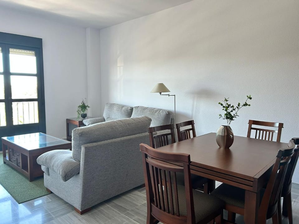 Living room, Food and drinks, Seating area, Dining area