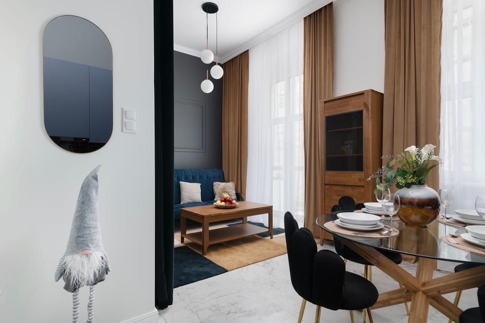 Living room, Photo of the whole room, Dining area