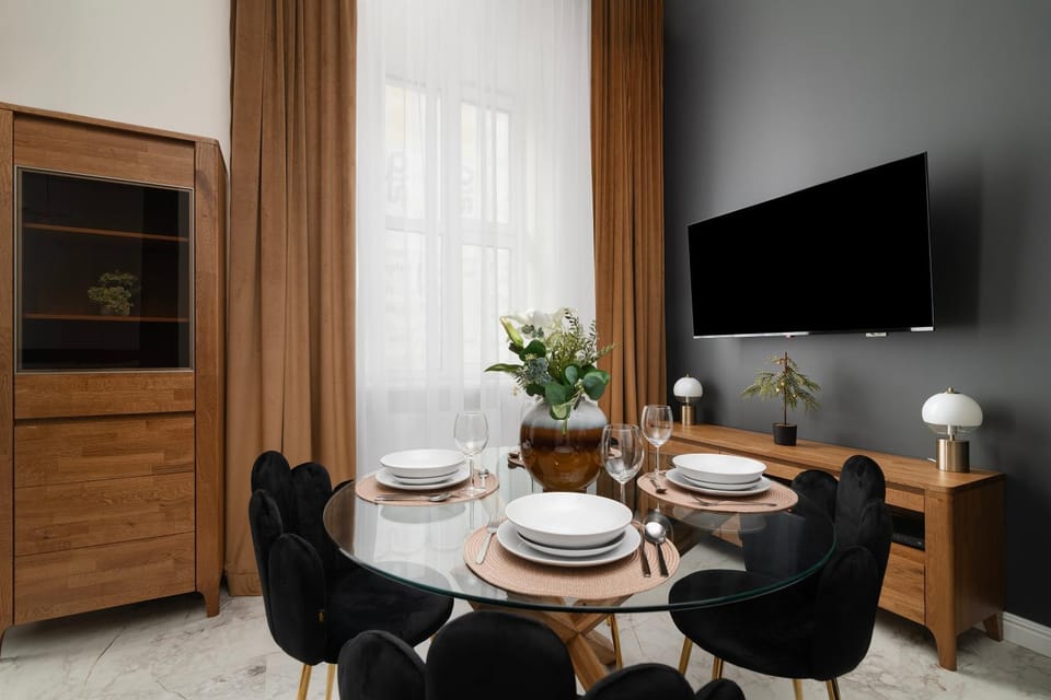 Living room, Dining area