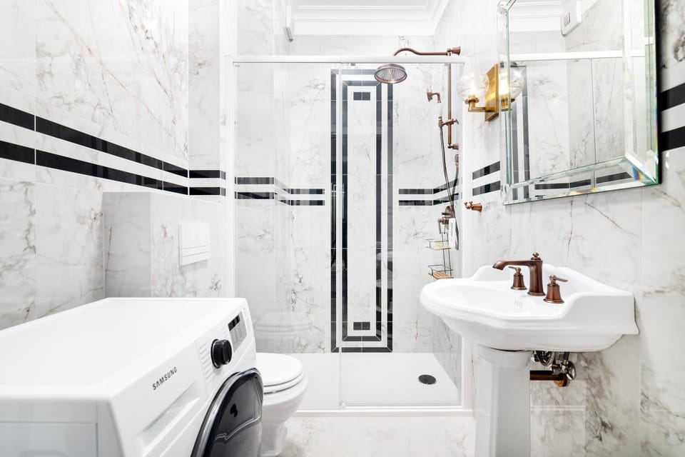 Shower, Bathroom, towels, washing machine