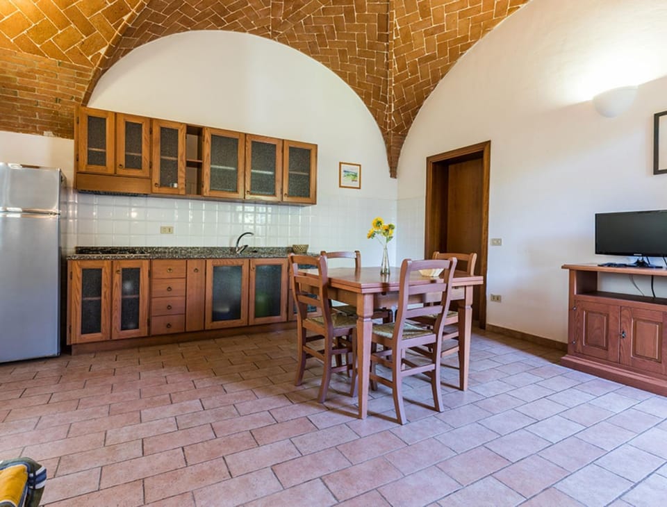 Property building, Kitchen or kitchenette, Living room