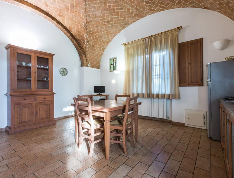 Property building, Kitchen or kitchenette, Living room