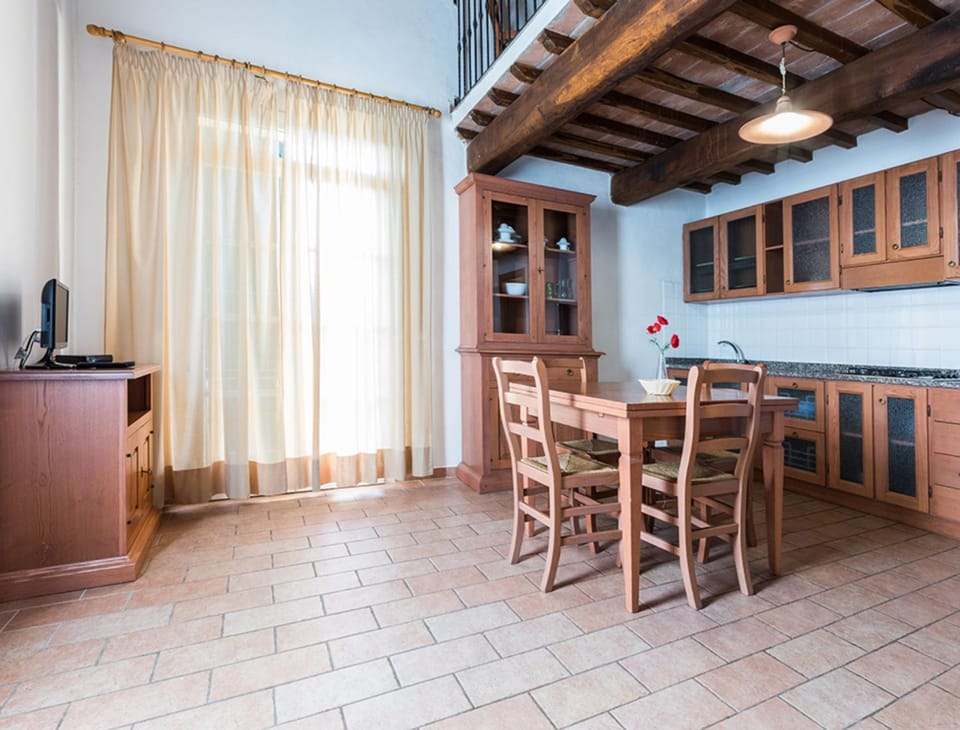 Property building, Kitchen or kitchenette, Living room