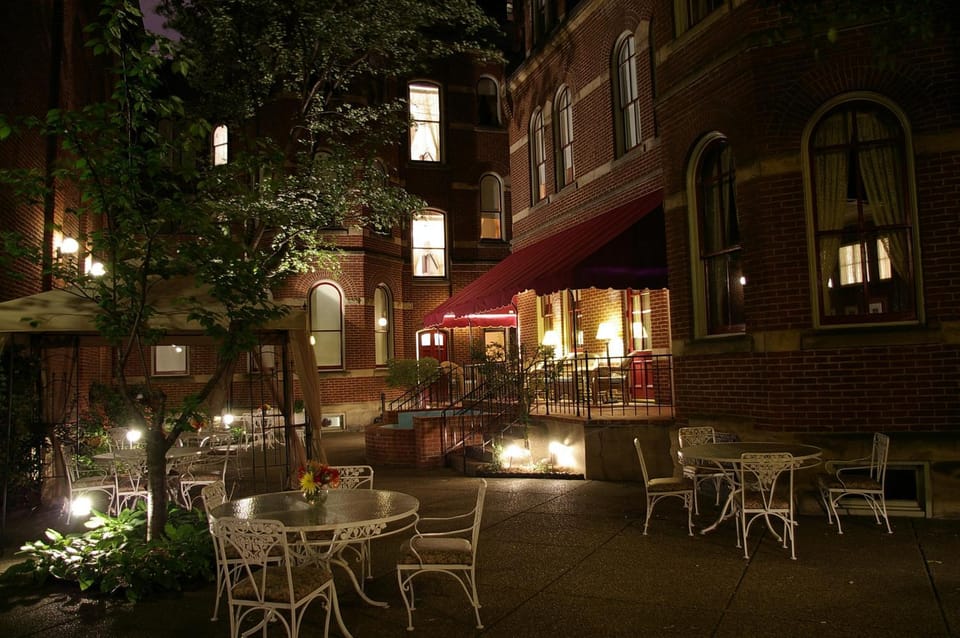 Patio, Night