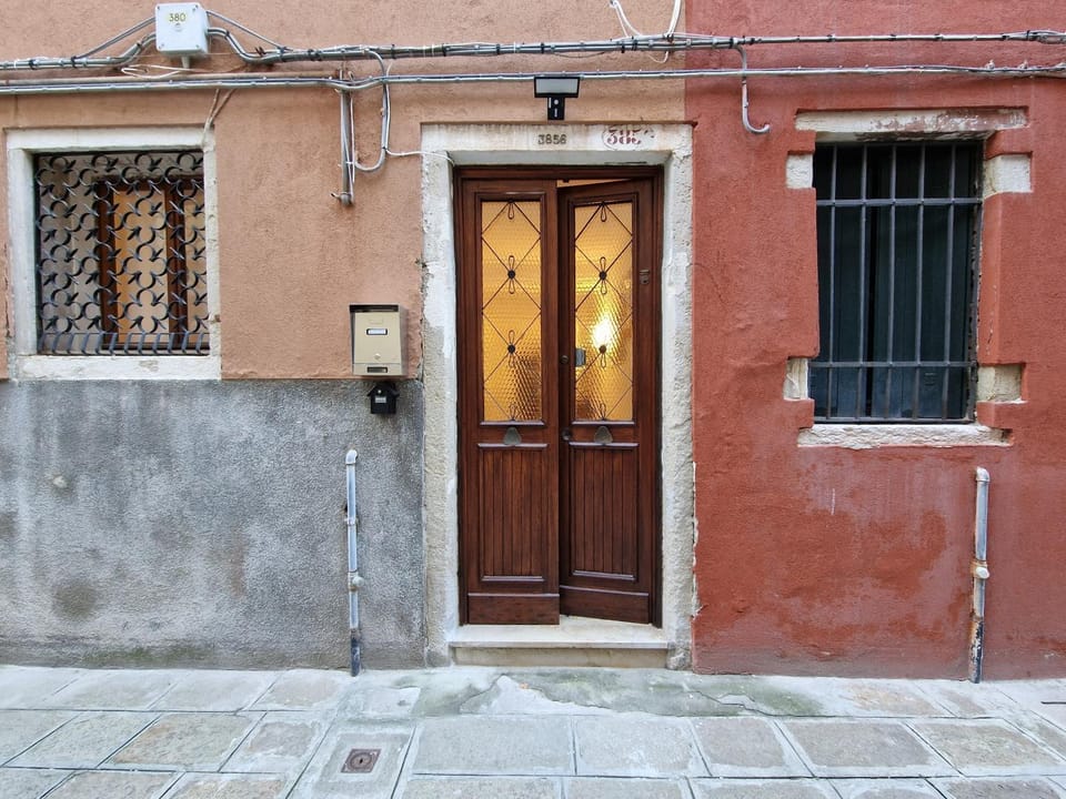 Property building, Facade/entrance