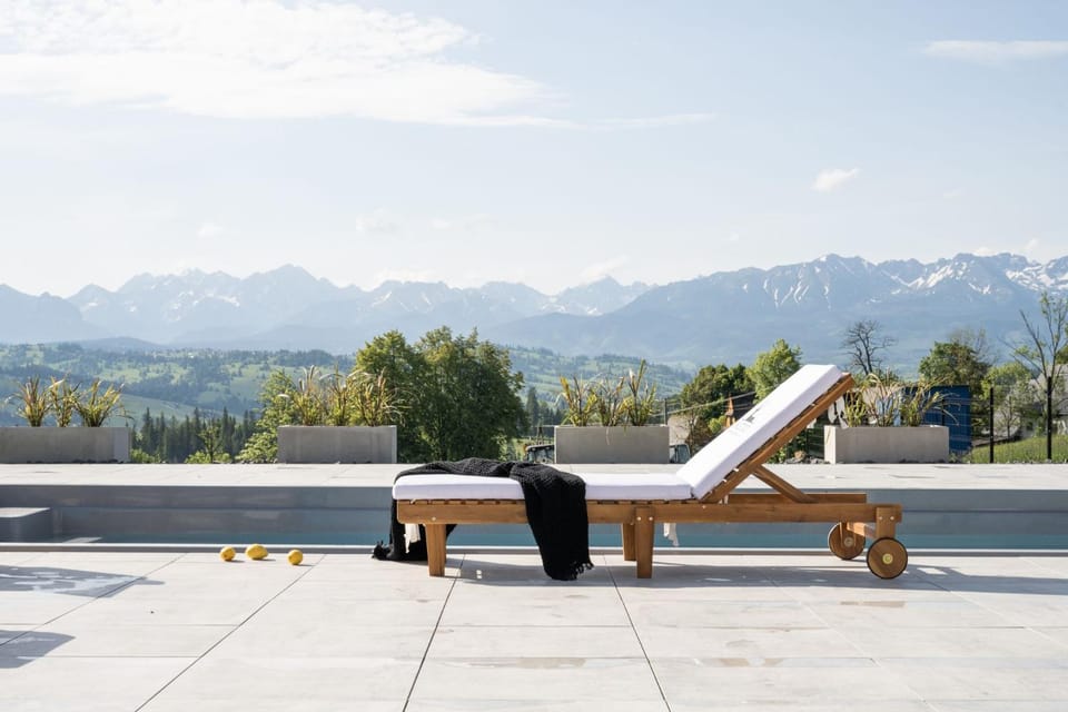 View (from property/room), Balcony/Terrace, Mountain view, Pool view, Swimming pool, sunbed