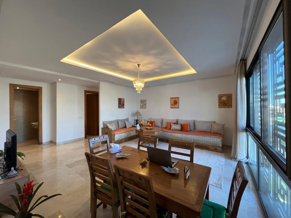 Living room, Seating area, Dining area