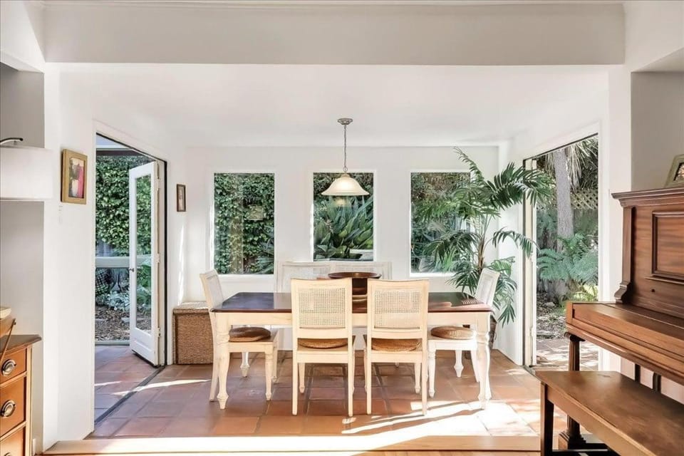 Hammonds Beach Haven House in Montecito