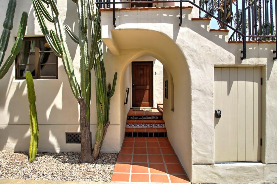 West Beach Villa 5 & 6 House in Santa Barbara