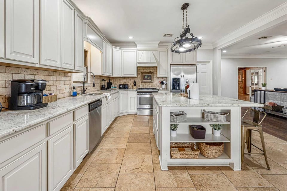 Modern Spacious 3 Bedroom Home House in Lake Charles