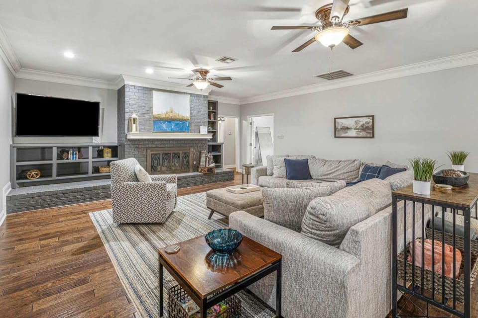 Modern Spacious 3 Bedroom Home House in Lake Charles