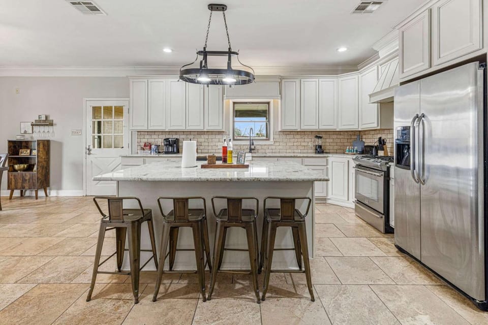 Modern Spacious 3 Bedroom Home House in Lake Charles