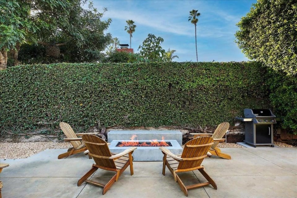 Shoreline Cottage House in Santa Barbara