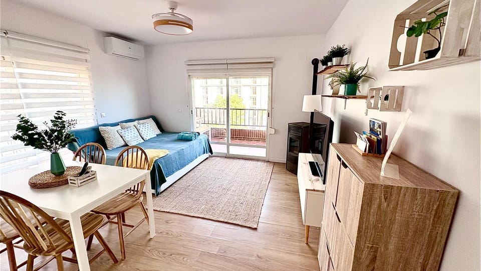 Balcony/Terrace, Living room, Dining area, fireplace, heating, air conditioner