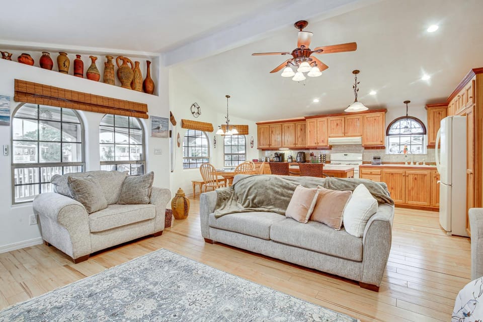Canalfront Port Isabel Cottage: 5 Mi to Beach! House in Port Isabel