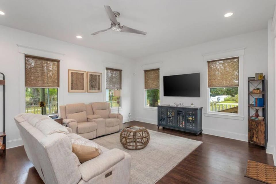 Downtown 3 bedroom Townhouse House in Lake Charles