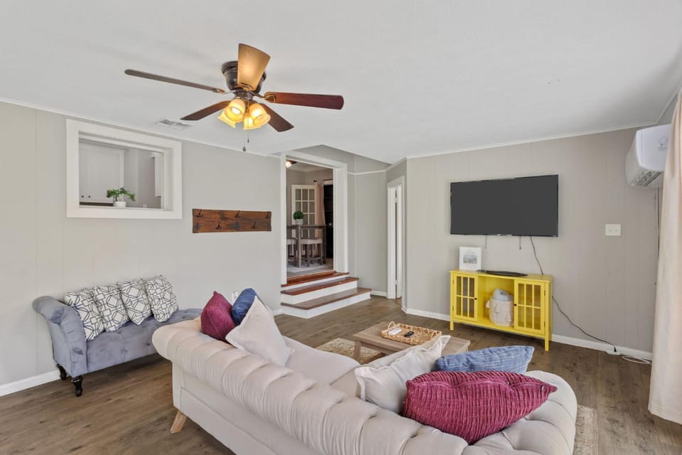 Downtown Cottage Apartment in Lake Charles