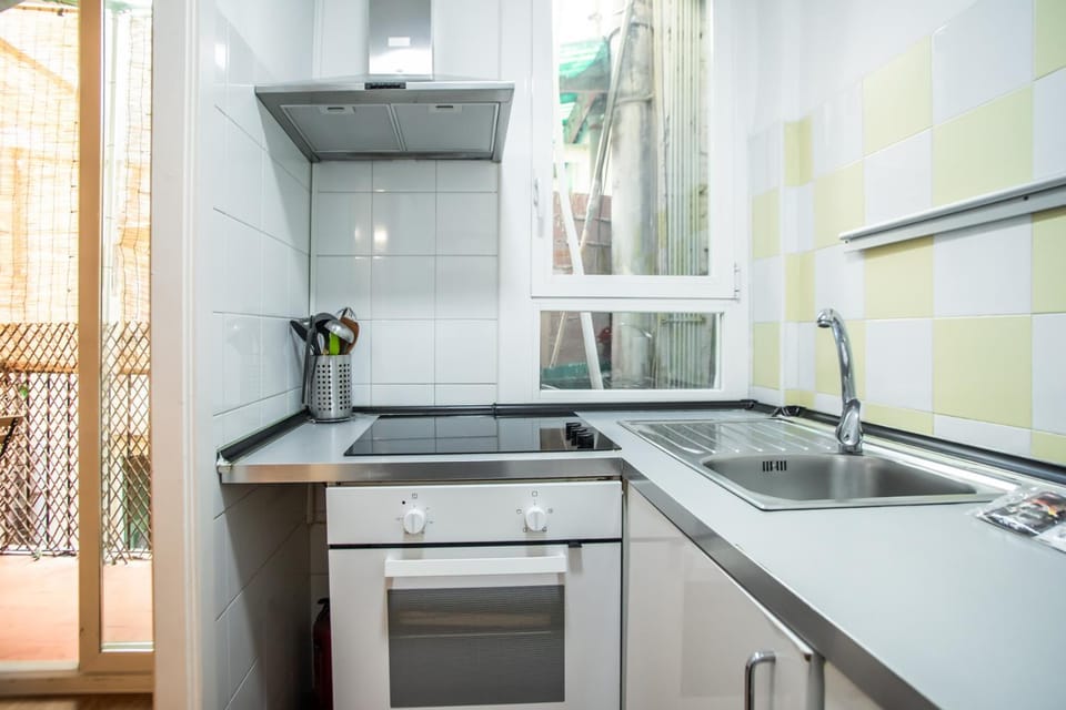 44poc1062 - Studio newly decorated in Poble Sec Apartment in Barcelona