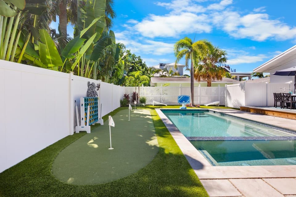 A Charming Beach Cottage on Elm House in Anna Maria Island