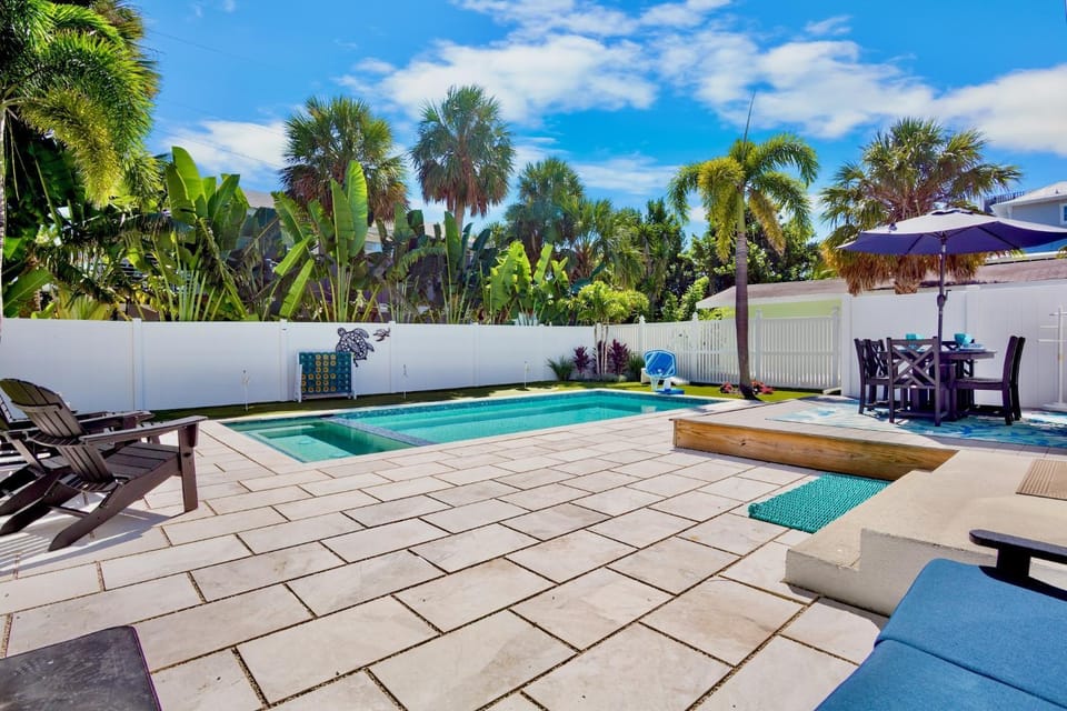 A Charming Beach Cottage on Elm House in Anna Maria Island