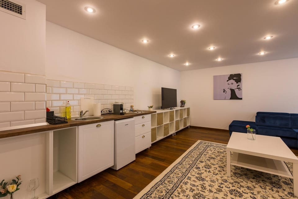 Coffee/tea facilities, Kitchen or kitchenette