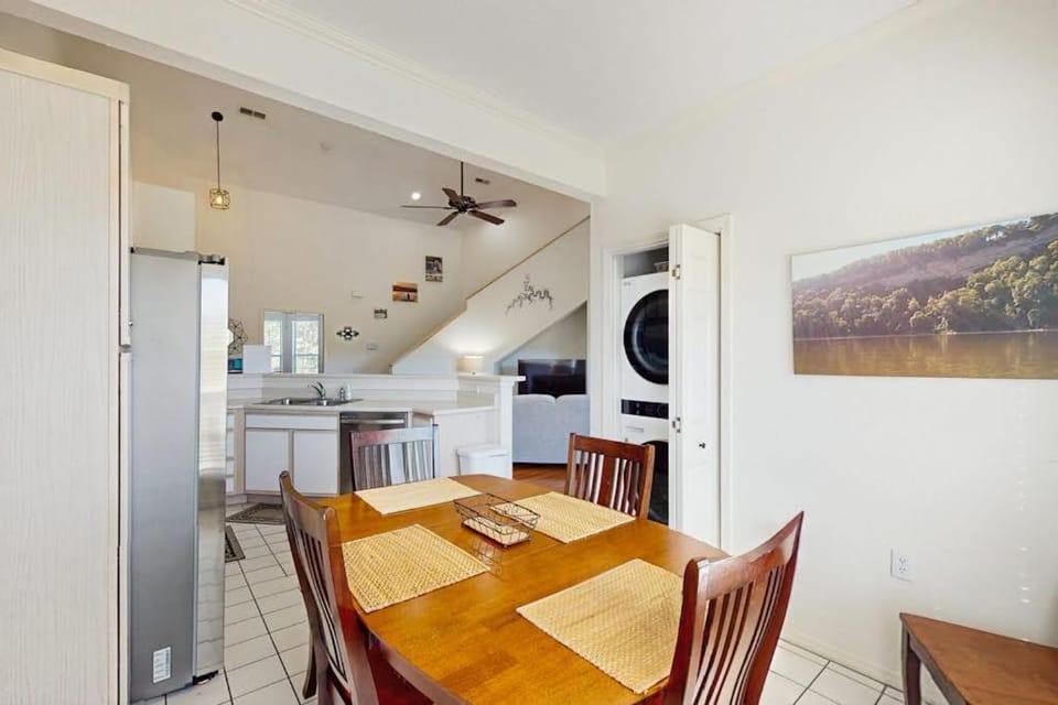 Shoreline Haven House in Table Rock Lake