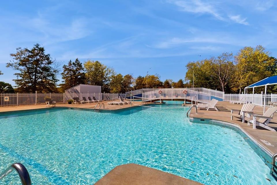Shoreline Haven House in Table Rock Lake