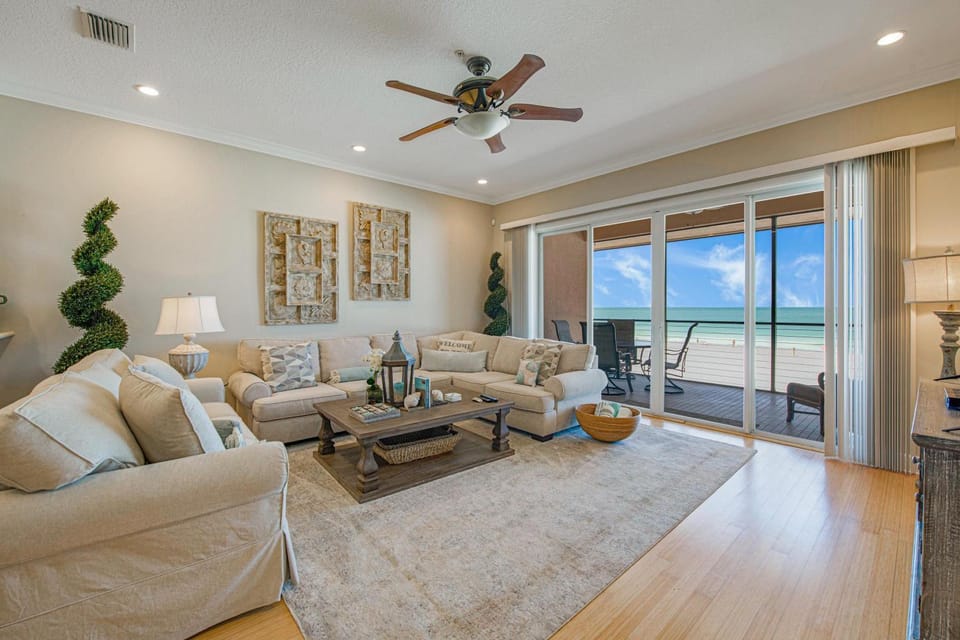 Bradenton Beach Club Unit F Apartment in Bradenton Beach