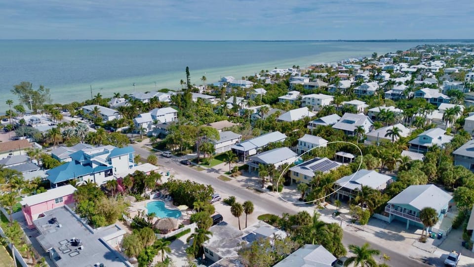 Cabana Breeze House in Anna Maria Island