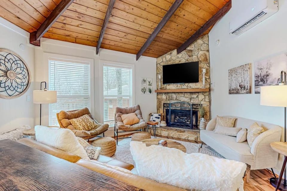 The Beech Hut House in Beech Mountain