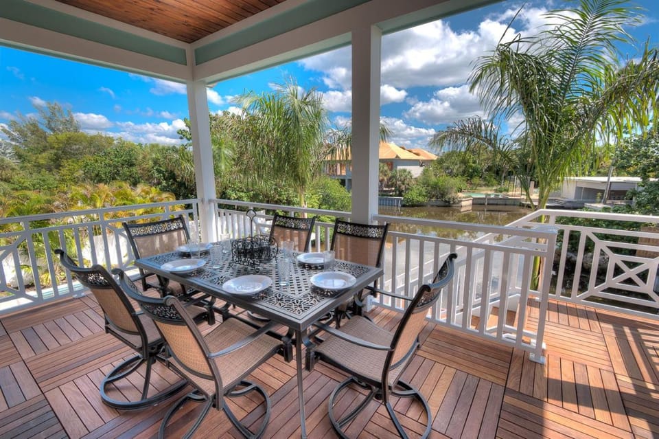 Aqua Cove House in Anna Maria Island