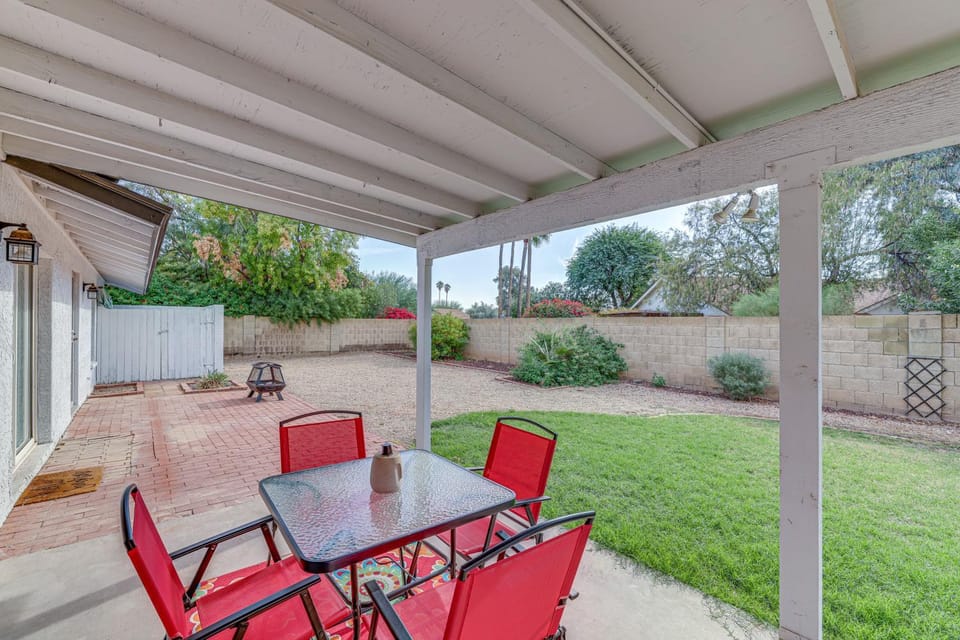 12 Mi to Old Town! Home w/ Furnished Patio House in Phoenix