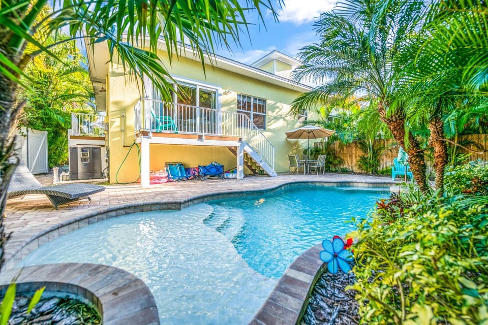Hawaiian Tide House in Holmes Beach