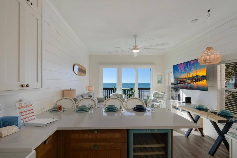 Sunset Sands at Capri Apartment in Bradenton Beach