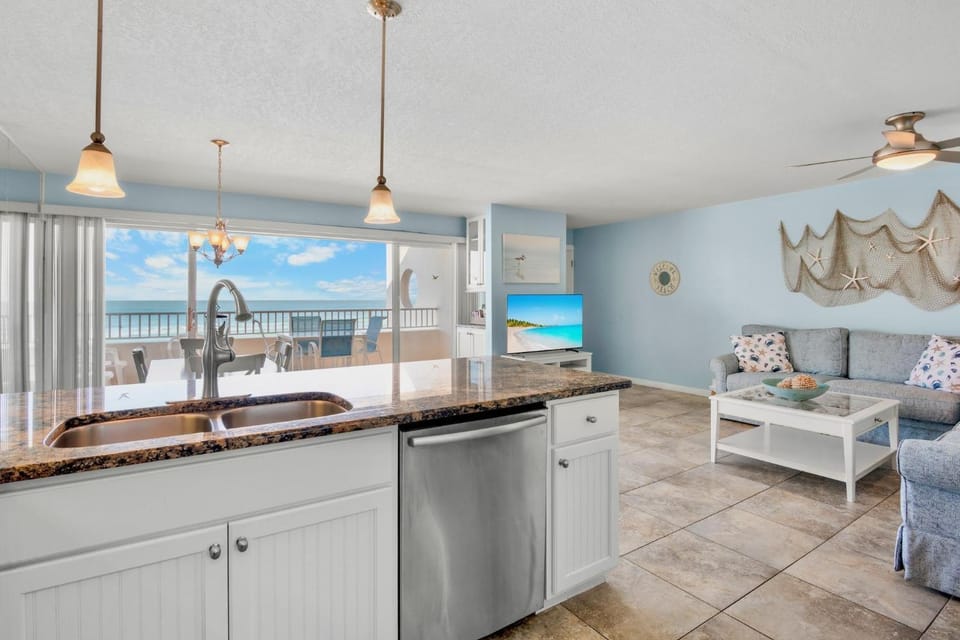 Coquina Beach Club 203 Apartment in Bradenton Beach