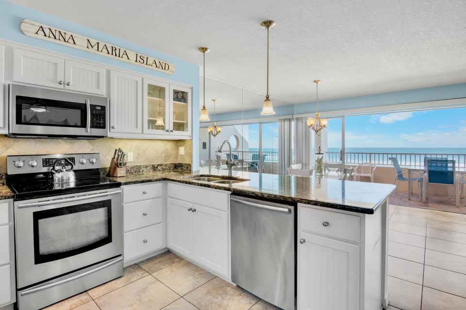 Coquina Beach Club 203 Apartment in Bradenton Beach