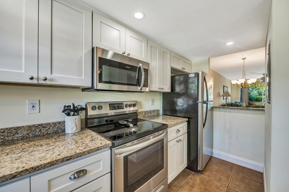 Gulf Sands 102 Apartment in Holmes Beach