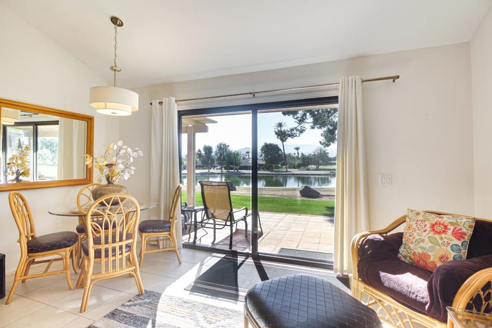 Pet-Friendly Palm Desert Gem on Golf Course! House in Palm Desert