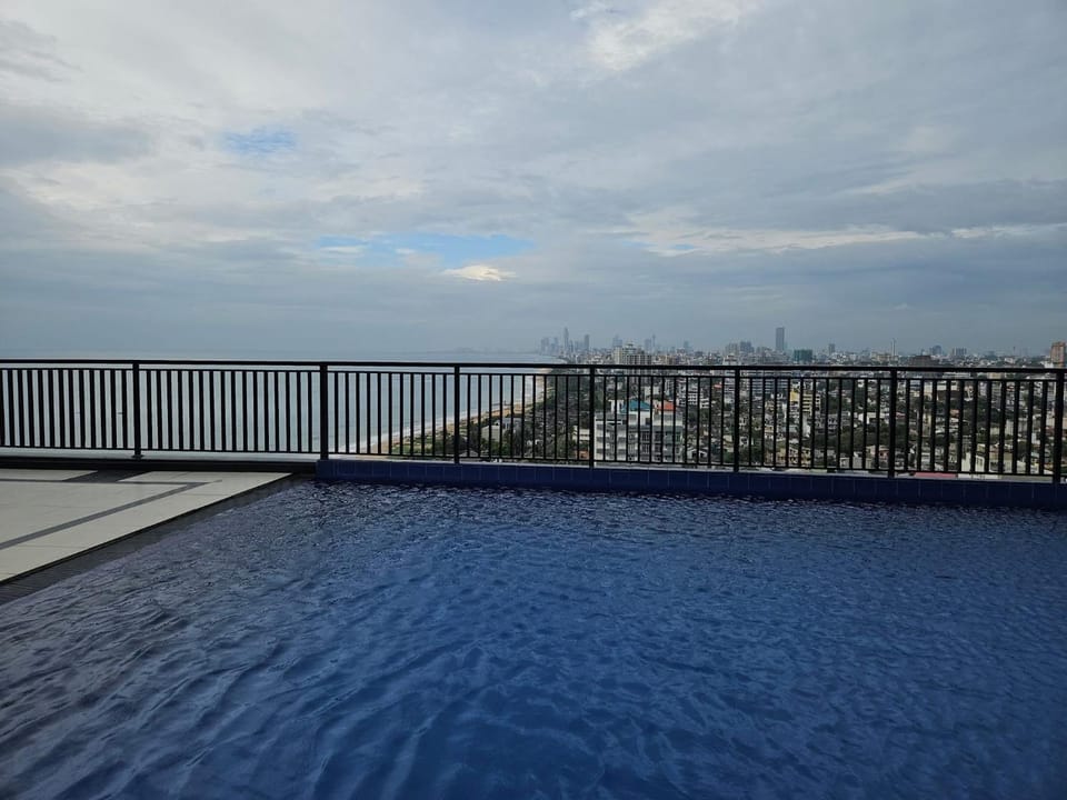 Property building, View (from property/room), Balcony/Terrace, Pool view, Sea view, Swimming pool