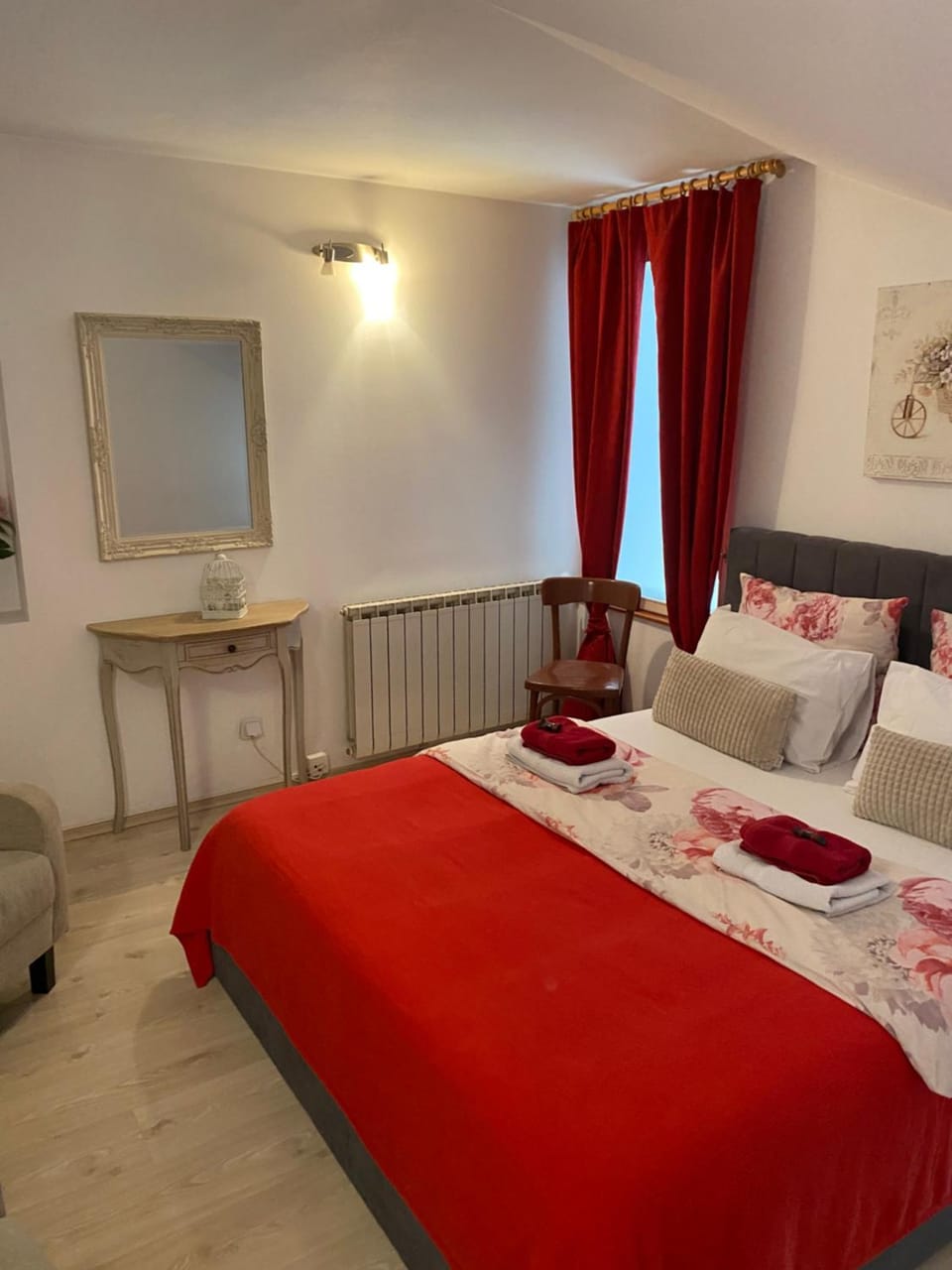 Mickey Mouse & Studio Mini Apartment in City of Zagreb