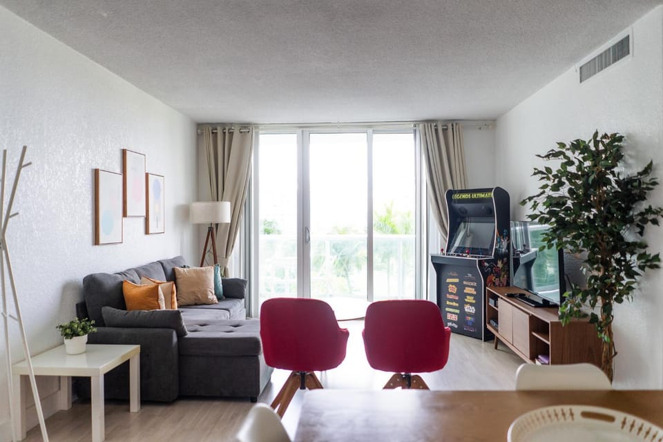 Apartment on the beach Tides Hollywood Beach 5th floor U Apartment in Hollywood Beach