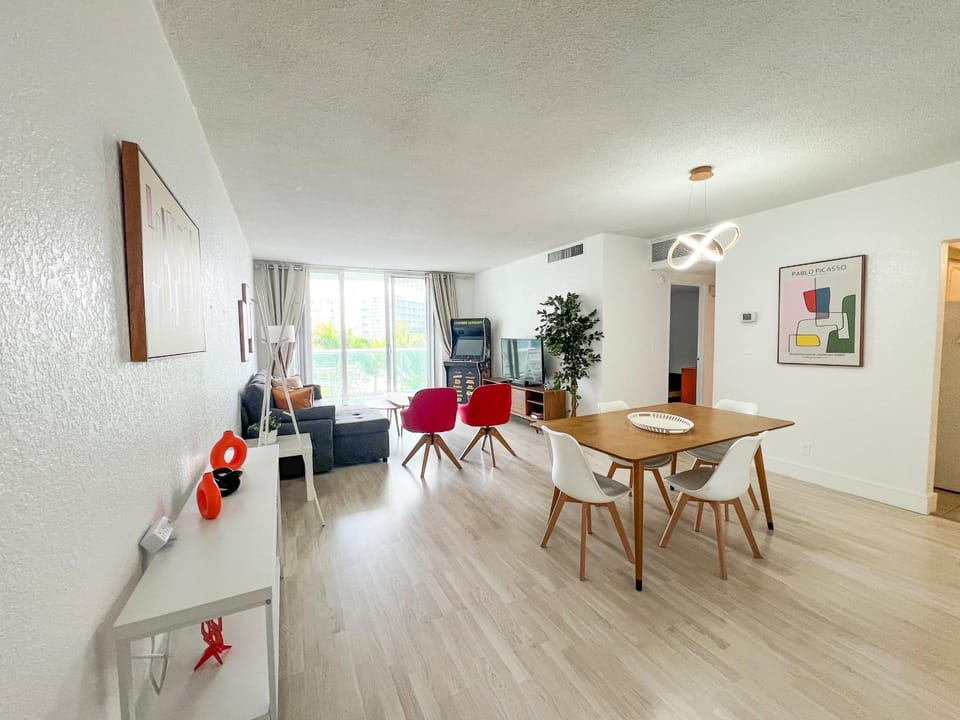 Apartment on the beach Tides Hollywood Beach 5th floor U Apartment in Hollywood Beach
