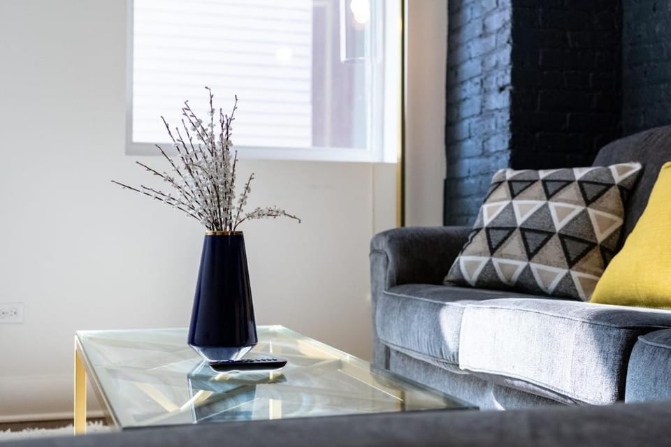 Stylish Cozy 3BR 420 Friendly Apartment with Gym Near McCormick Place, Grant Park and Soldier Field Apartment in South Loop