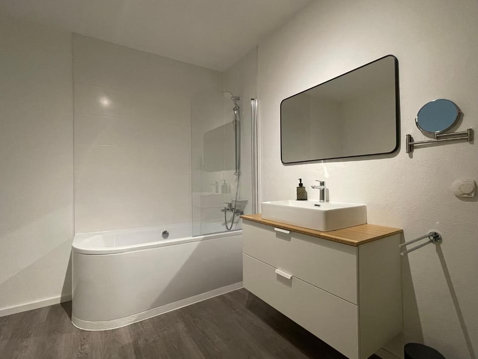 Bathroom, Bath