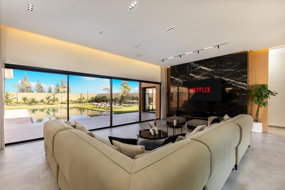 Living room, Pool view